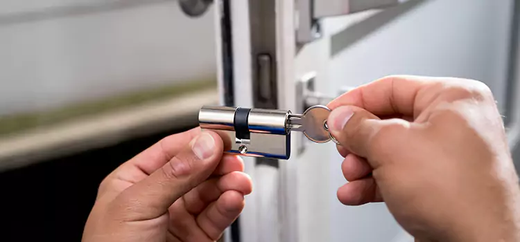 Emergency Locksmith for House Holyoke